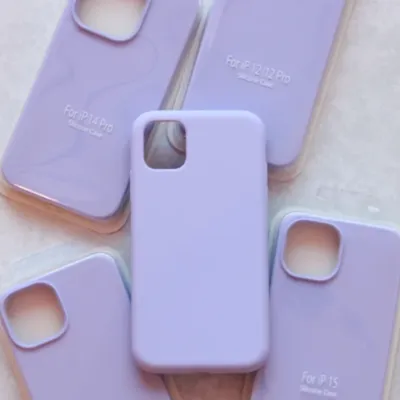 Funda de silicona para iPhone 17 Color Lila